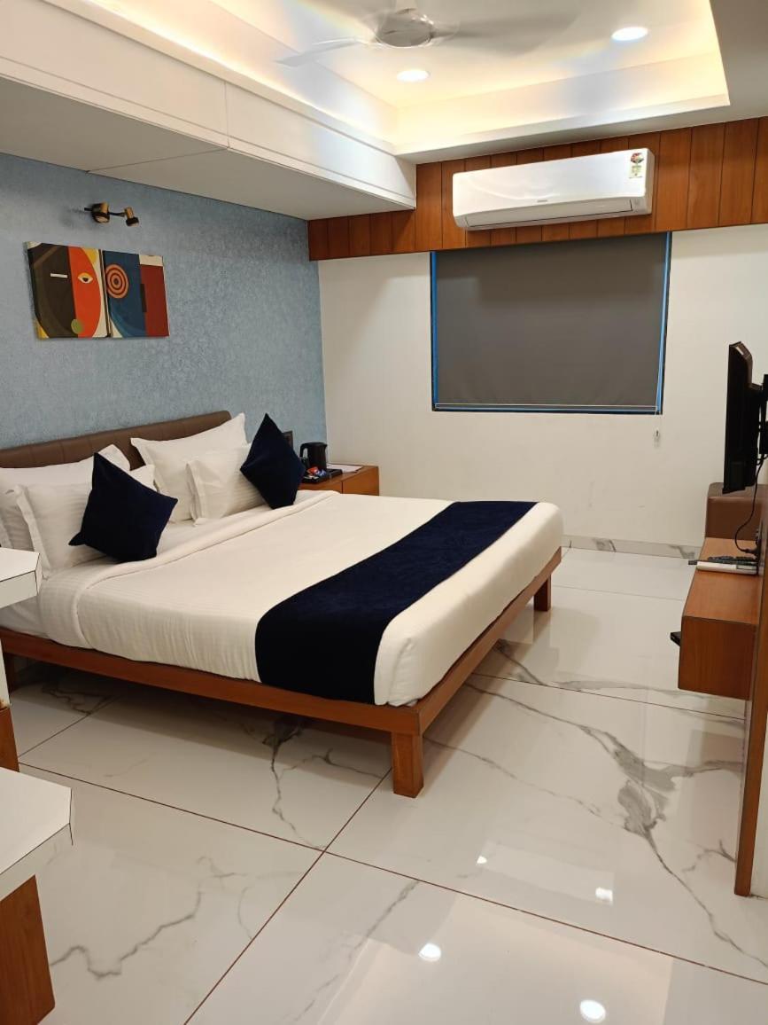 The Scenic Unity Hotel Garudeshwar Exterior photo